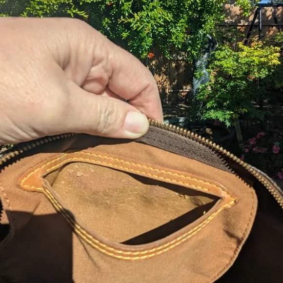 Louis Vuitton Monogram Canvas Speedy 30 - Picture 15 of 16